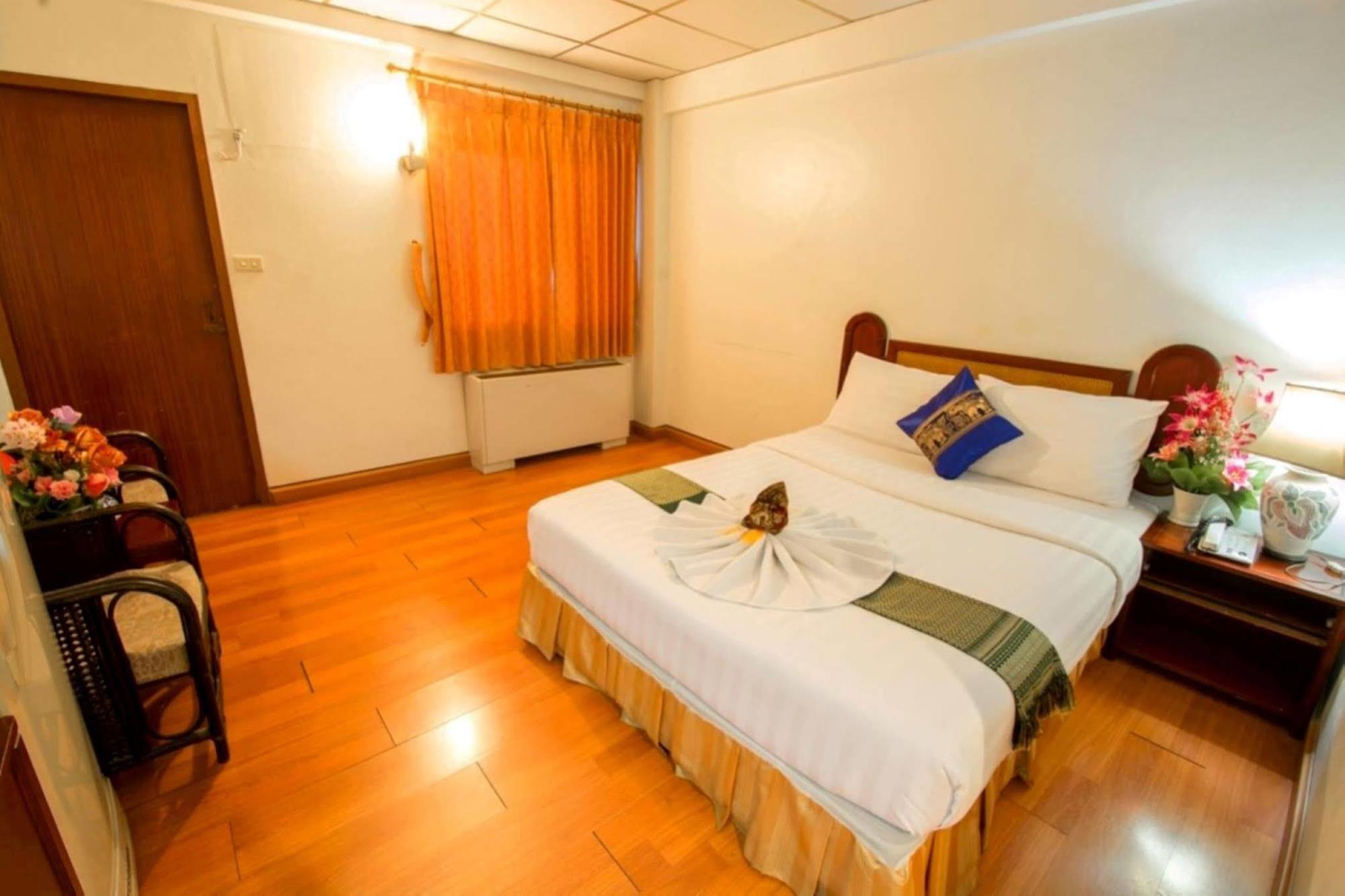 Boss Suites Pattaya Exterior foto