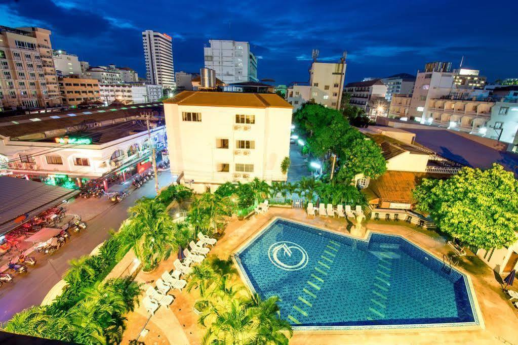 Boss Suites Pattaya Exterior foto